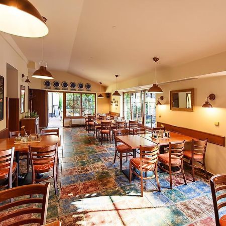 Restaurace A Penzion U Palecku Skutec Ngoại thất bức ảnh
